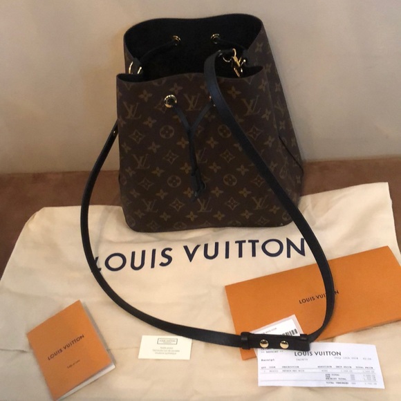Louis Vuitton Handbags - 💯% Authentic Louis Vuitton NeoNoe Noir